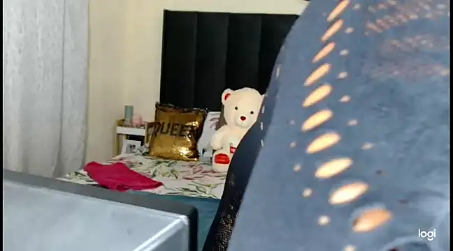 quenliyasa online show from March 16, 2025, 4:23 pm