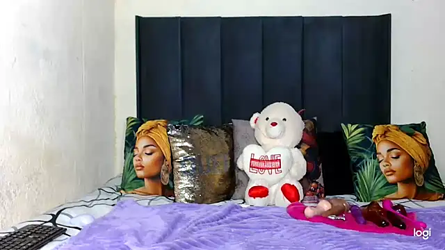 quenliyasa online show from March 28, 2026, 10:11 pm