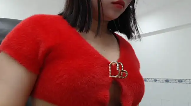 Lucky-Rose online show from January 8, 2025, 4:02 am