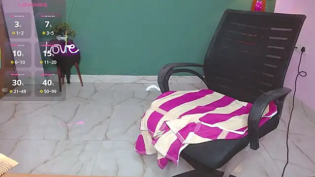 Naughty Ayesha1 online show from October 25, 2025, 1:49 am