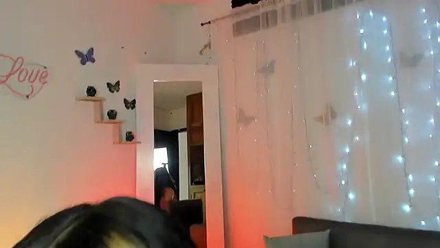 Alaia Love77 online show from March 12, 2025, 7:25 pm