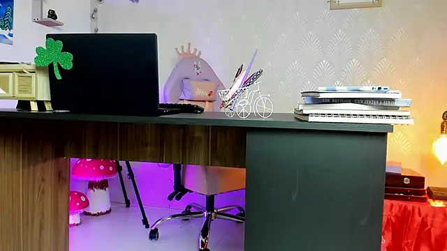 Alaia Love77 online show from March 31, 2026, 9:17 pm