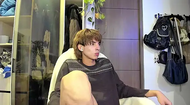 santy-kitty online show from January 29, 2025, 4:36 am