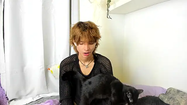 santy-kitty online show from February 20, 2025, 6:28 am