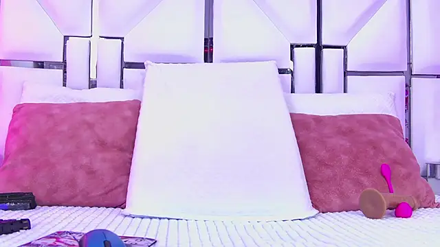 AlliciaKim online show from March 18, 2026, 11:46 am