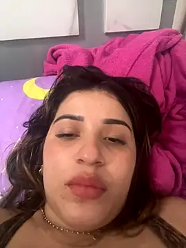 perlita05 online show from December 5, 2025, 8:17 pm