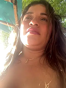 perlita05 online show from September 27, 2025, 8:48 pm