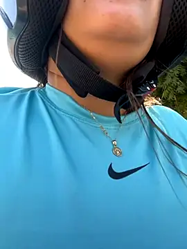 perlita05 online show from September 24, 2025, 7:42 pm