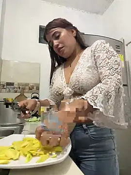 perlita05 online show from March 22, 2025, 2:48 am