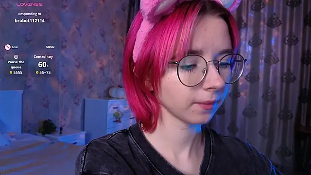 Nora Failure online show from September 19, 2025, 2:15 am