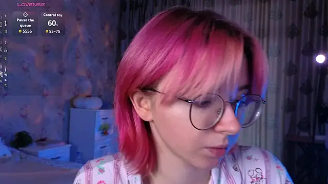 Nora Failure online show from October 6, 2025, 6:14 am