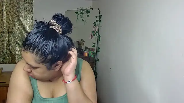 GoddessLorenaTheeSiren online show from September 9, 2025, 9:30 am