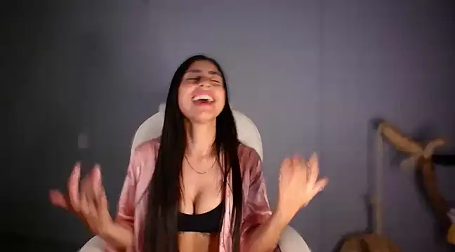 auroracaruso11 online show from February 12, 2025, 12:58 am