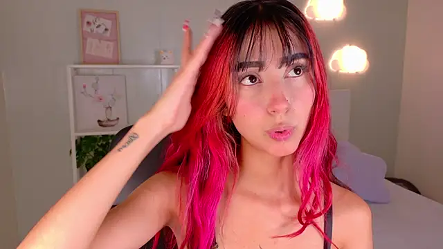 ParisFox  online show from November 28, 2025, 7:47 pm