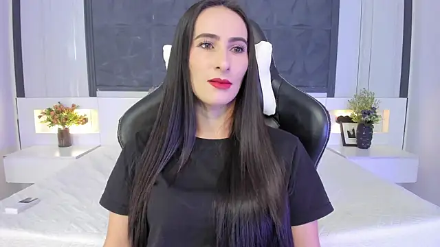 SaraGomez1 online show from October 15, 2025, 12:57 pm