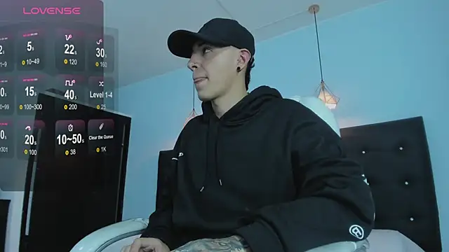 Lobo 17  online show from November 14, 2025, 3:10 am