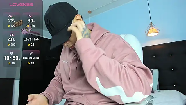 Lobo 17  online show from December 16, 2025, 3:44 am