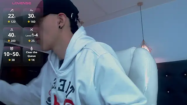 Lobo 17  online show from October 8, 2025, 3:41 am