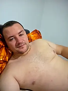 KarlosCarutox online show from October 1, 2025, 7:18 pm