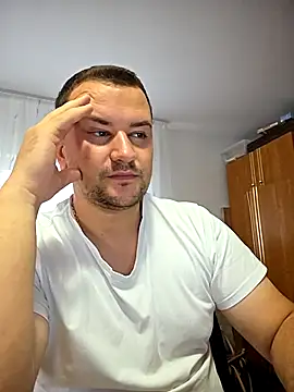 KarlosCarutox online show from September 9, 2025, 3:54 pm