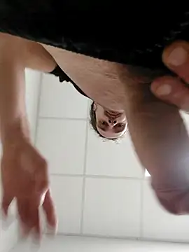 QcMisterv13 online show from October 30, 2025, 2:36 pm