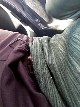 QcMisterv13 online show from October 29, 2025, 7:35 pm