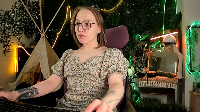 AphexQueen online show from September 29, 2025, 10:44 am