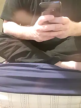 nofacewanker online show from April 15, 2026, 7:58 pm