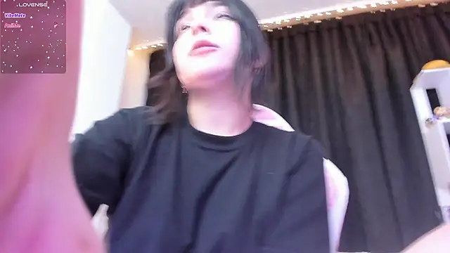 Snapshot of misshoneyxxx chatting on March 11, 2025, 4:08 am misshoneyxxx online show from March 11, 2025, 4:08 am