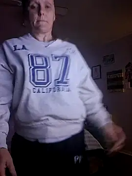 Snapshot of skyeb0787 chatting on April 7, 2026, 7:32 am skyeb0787 online show from April 7, 2026, 7:32 am
