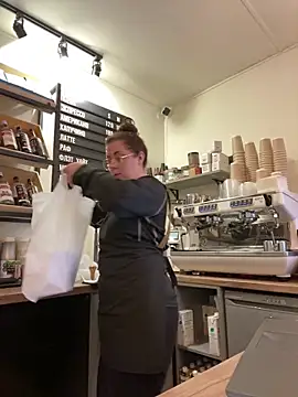 cinnabon  online show from October 19, 2025, 1:58 pm