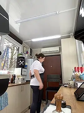 cinnabon  online show from February 6, 2025, 11:31 am