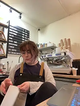 cinnabon  online show from November 20, 2025, 12:39 pm