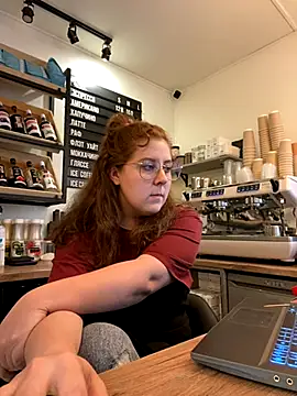 cinnabon  online show from September 19, 2025, 3:27 pm