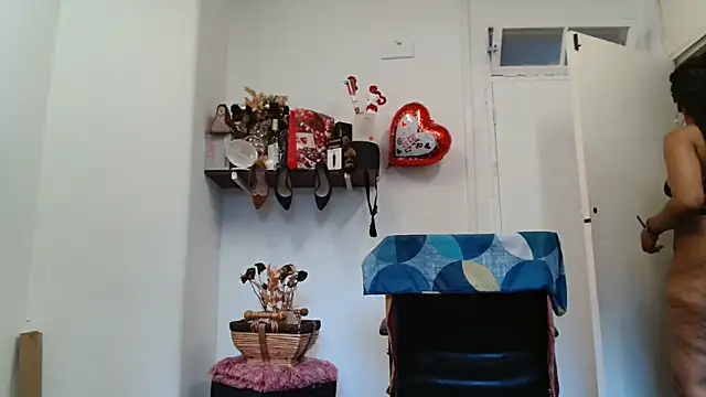 xTALLSEXYBUMx online show from February 17, 2026, 4:43 am