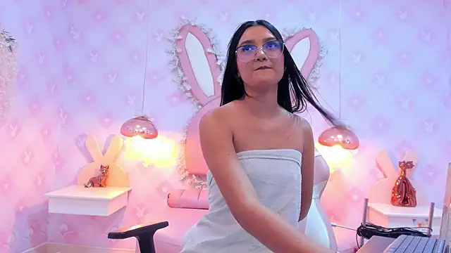 Saraa Skinny online show from January 25, 2025, 5:51 pm