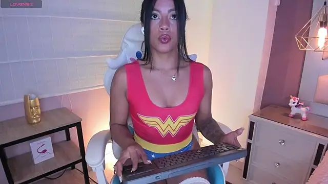 Amber villalobos  online show from October 16, 2025, 4:43 am