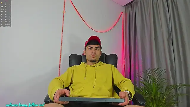 kalivan voinesscu online show from October 6, 2025, 5:08 am