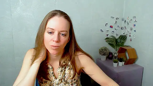 Snapshot of GloriaSi_ chatting on May 3, 2026, 9:36 am GloriaSi online show from May 3, 2026, 9:36 am