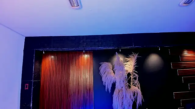 Madinson Rose online show from January 16, 2026, 8:02 pm