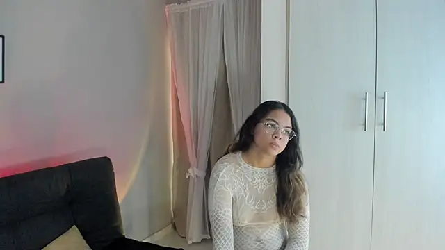 miaa lux online show from October 11, 2025, 7:48 pm