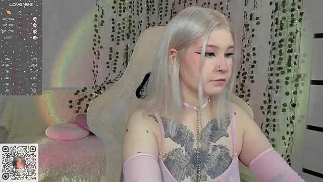 chillycharm online show from February 13, 2025, 11:47 pm