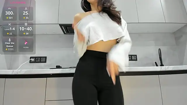 Mia Meow  online show from November 6, 2025, 8:24 pm