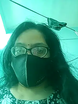 heenage online show from October 10, 2025, 9:43 am