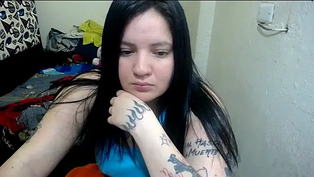 Snapshot of shopyymessyy chatting on June 8, 2026, 11:27 pm shopyymessyy online show from June 8, 2026, 11:27 pm