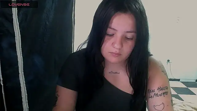 shopyymessyy online show from March 18, 2025, 6:17 pm