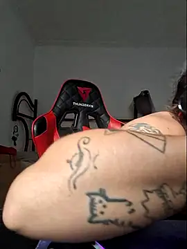 luuhcat09 online show from October 13, 2025, 5:58 pm