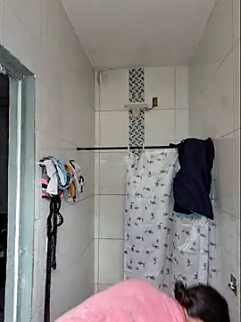 luuhcat09 online show from February 25, 2026, 4:18 pm