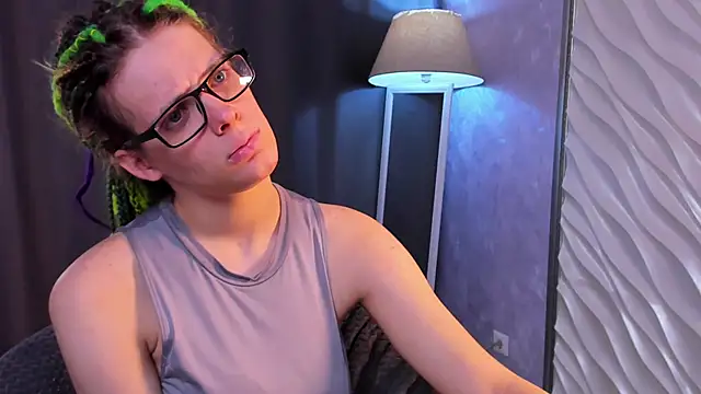 KIKI Krash online show from September 20, 2025, 10:09 am