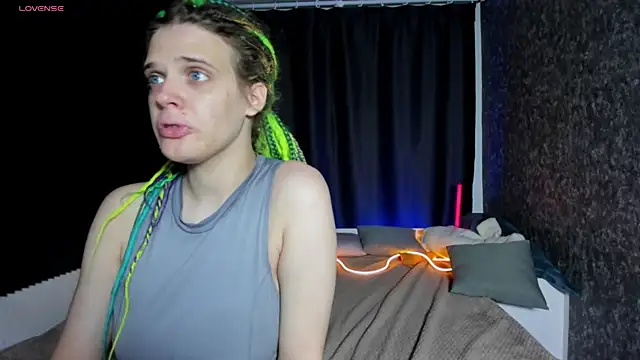 KIKI Krash online show from October 14, 2025, 10:05 am